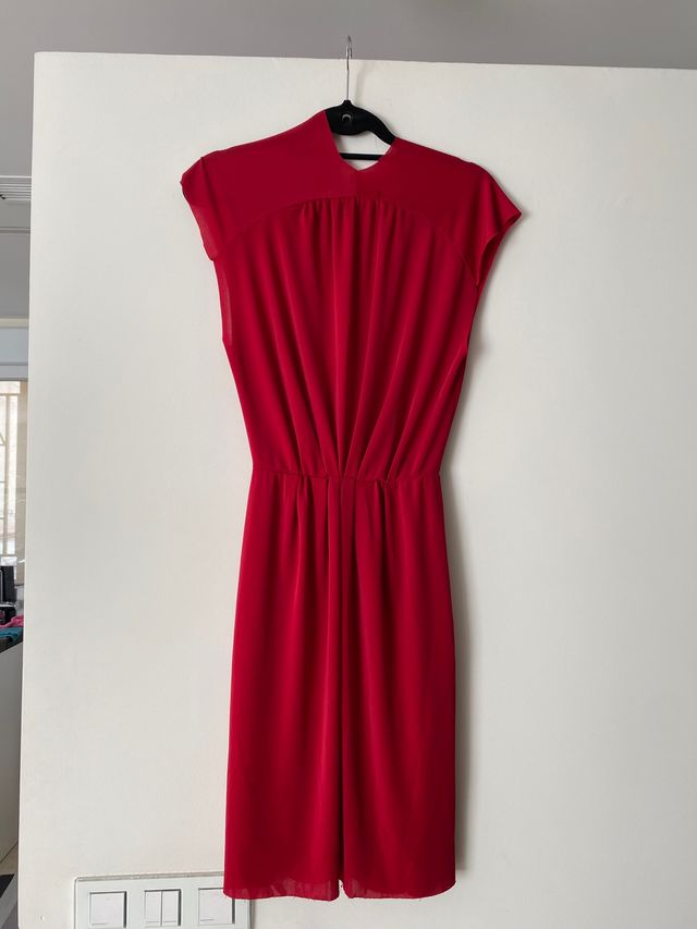 Vestido rojo fluido de Zara