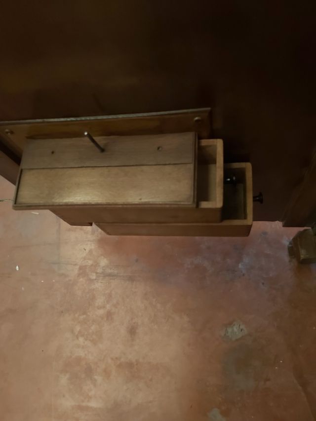 Mueble de máquina de coser.