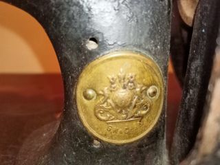 Maquina de coser antigua GN&cc