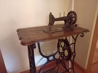 Maquina de coser antigua GN&cc
