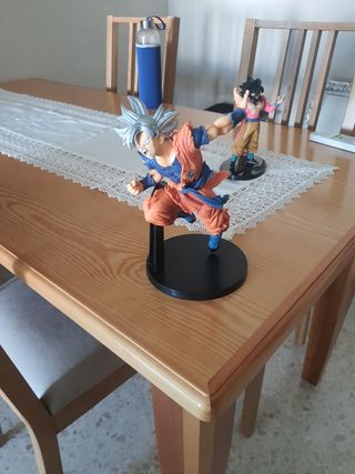 goku ssj4 y goku ultrainstinto 