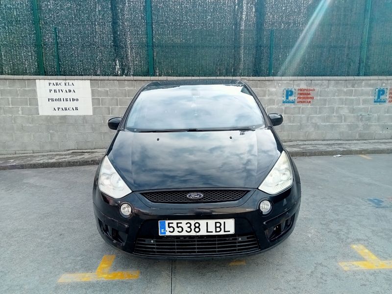 Ford S-MAX - foto 1