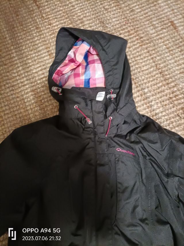 Giacca a vento con cappuccio