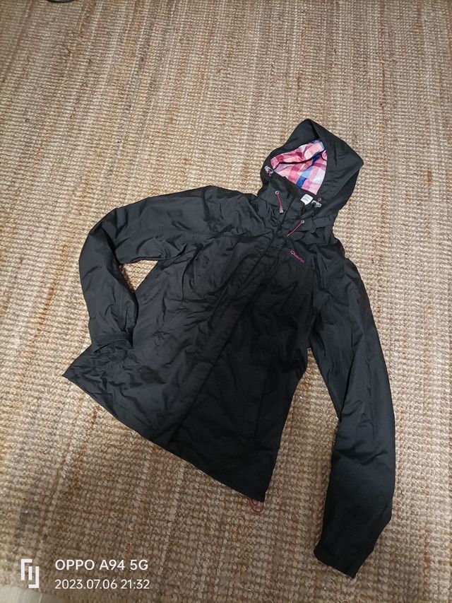 Giacca a vento con cappuccio