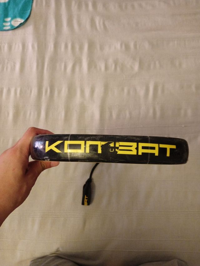 Pala de pádel Kombat