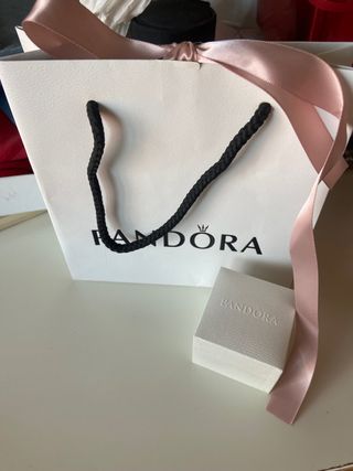 Sin estrenar. Cuenta PANDORA cubierta en oro rosa