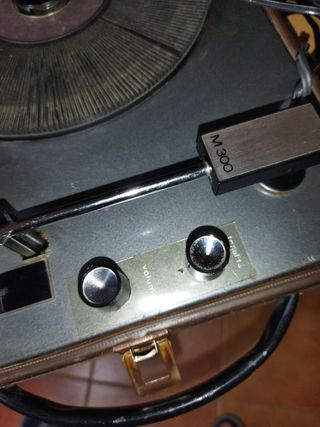TOCADISCOS ANTIGUO THOMSON DUCRETET