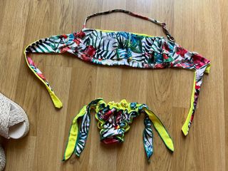 Bikini bandeau estampado volantes amarillo T.M/L
