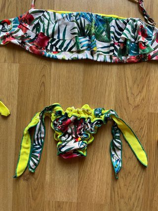Bikini bandeau estampado volantes amarillo T.M/L