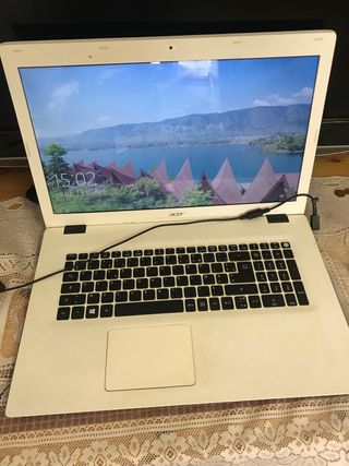 Aver aspire E5-722G