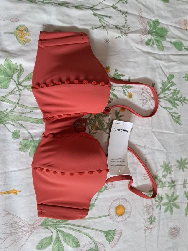 Bikini color coral