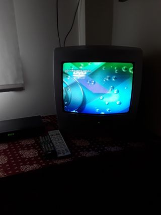 Televisión con DVD + receptor TDT