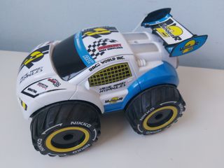 Coche a control remoto Nikko