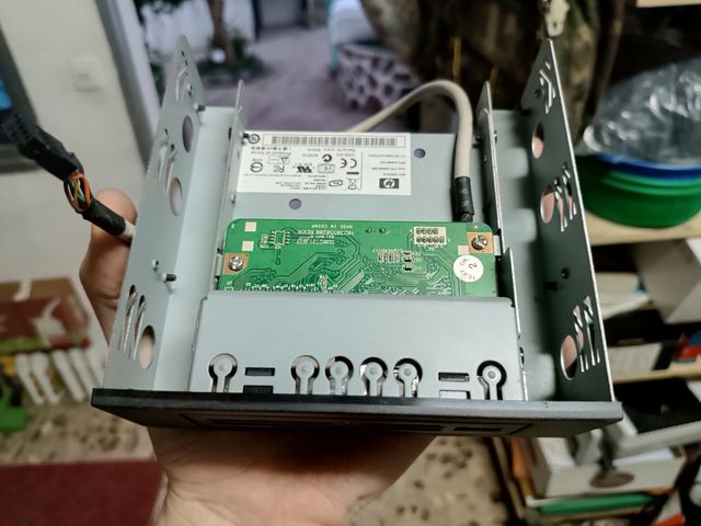 💻 Lettore di schede interno.