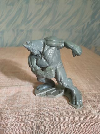 Action Figure Rhino Di Spider-Man.