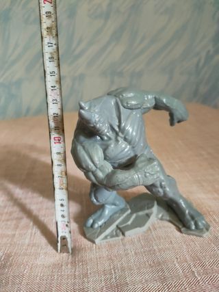 Action Figure Rhino Di Spider-Man.