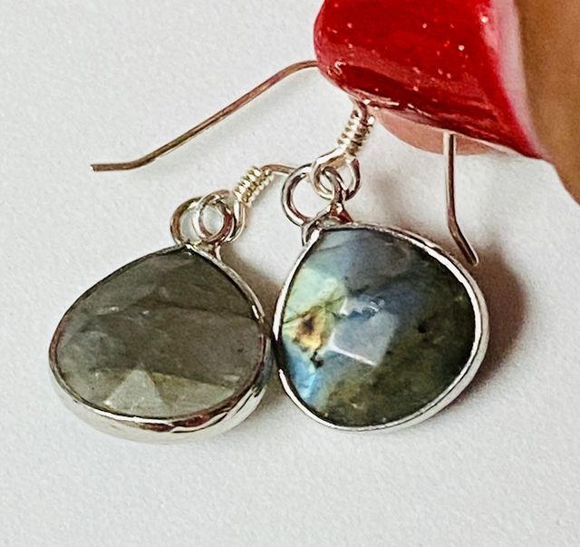 Pendientes con labradoritas en plata de ley 925