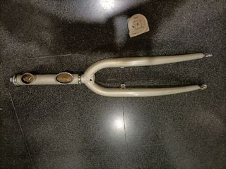 Orquilla bicicleta de paseo ciudad