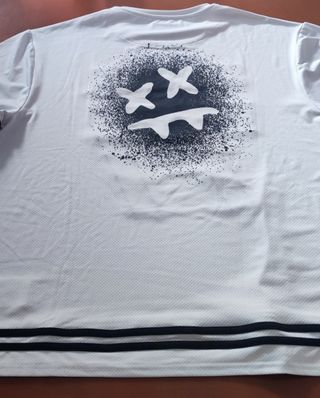 Camiseta marca Siksilk por Steve Aoki ed. limit. M