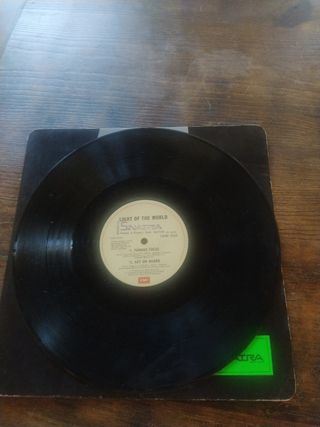 Vinilo LIGHT OF THE WORLD famous Faces