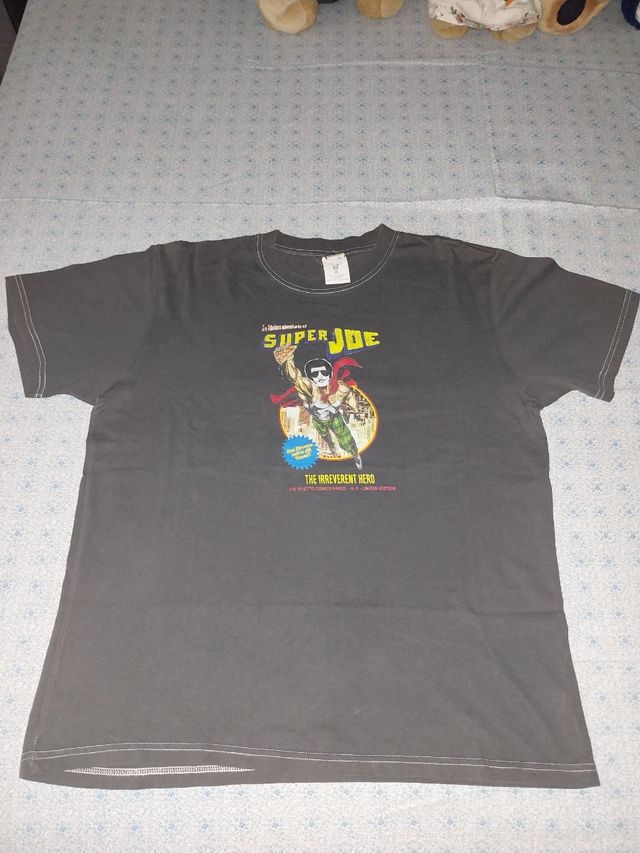 T-shirt grigia con stampa 