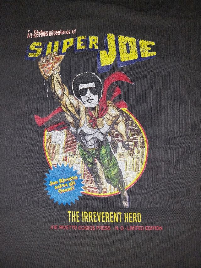 T-shirt grigia con stampa 