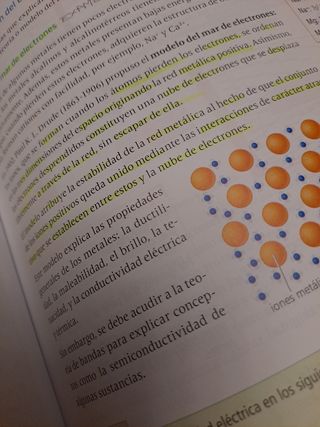 Libros de química de 2º de bachillerato Edelvives