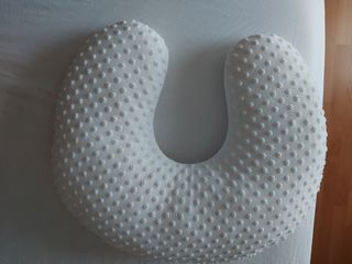 cojín lactancia bebé color hueso