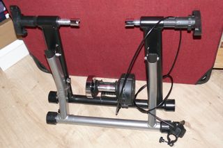 Force Turbo Trainer Basic Magnetic 400 W