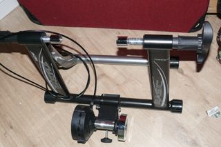 Force Turbo Trainer Basic Magnetic 400 W
