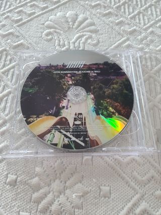 IKON Summertime Season in Bali. 14 PHOTOCARDS