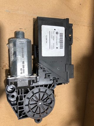 Elevalunas tras derecho touareg 7L0959794