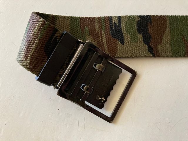 DOS CINTURONES ELASTICOS NUEVOS MIMETIZADO