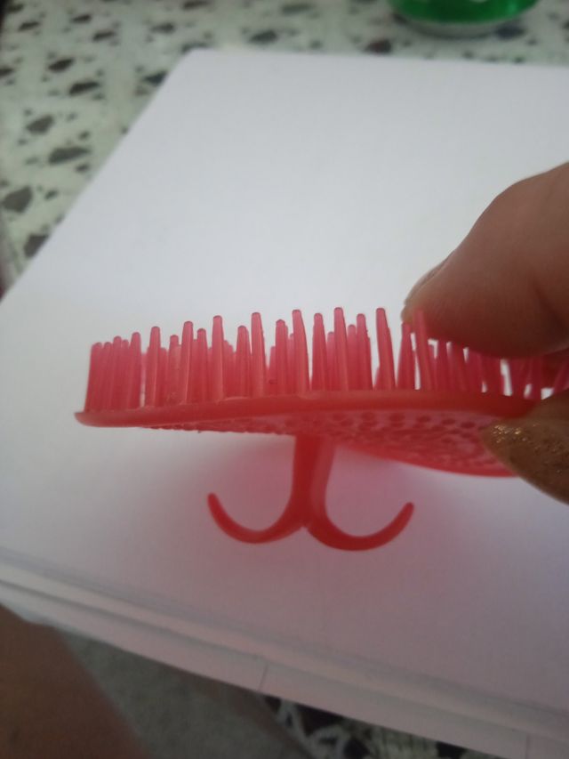 Peine rojo-mascota.Nuevo.