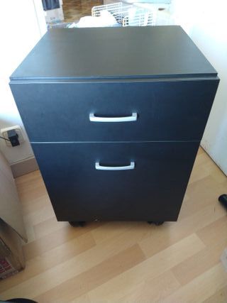Cajonera archivador negro con ruedines y cajones