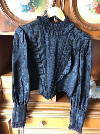 Vestido baturra talla 40-42 está en Zaragoza