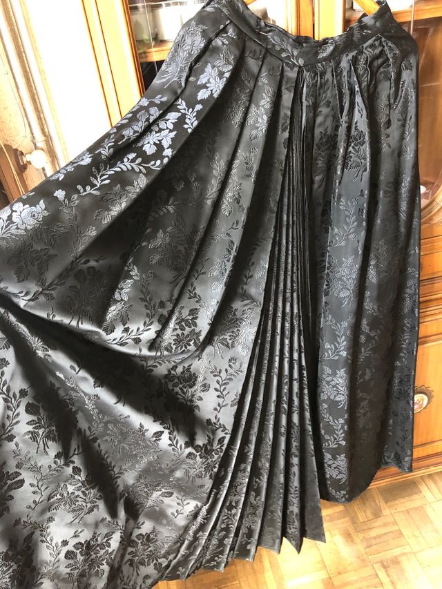 Vestido baturra talla 40-42 está en Zaragoza