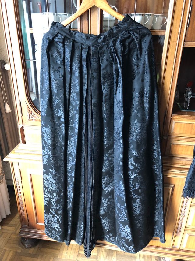 Vestido baturra talla 40-42 está en Zaragoza