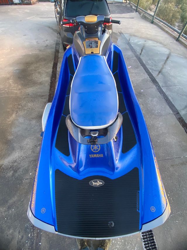 Moto de agua triplaza Yamaha vx 110cv 2018