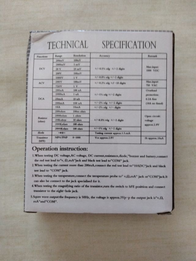 Multímetro digital negro. 
