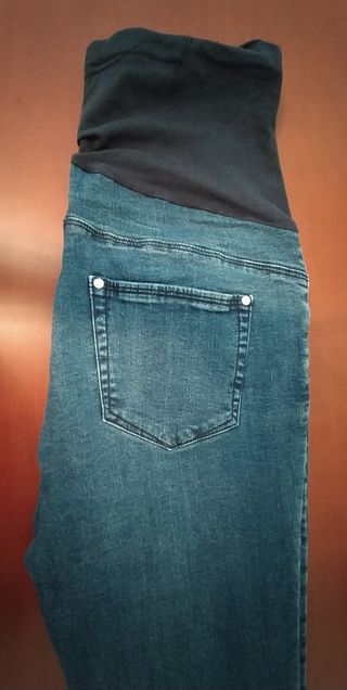 Pantalón vaquero premamá L bordados y lentejuelas