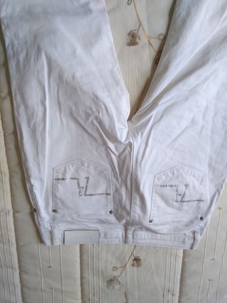 Pantalón blanco zara. 