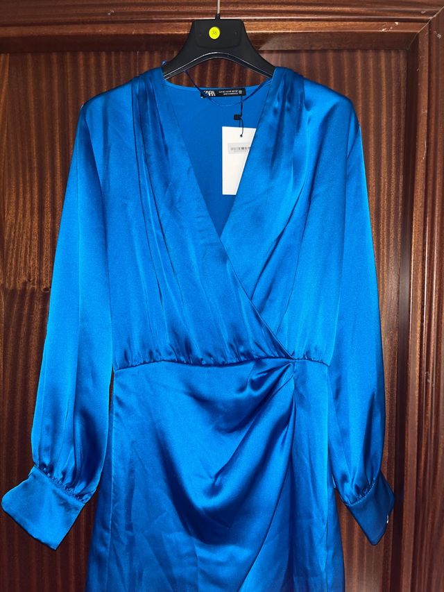 Vestido satinado Zara