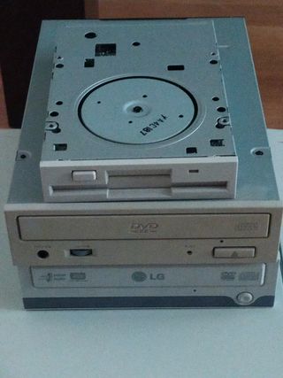 DVD grabador, DVD lector y disquetera 3'5