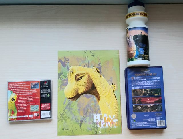 Lote DINOSAURIO DISNEY: juego, muñecos, tazos, etc