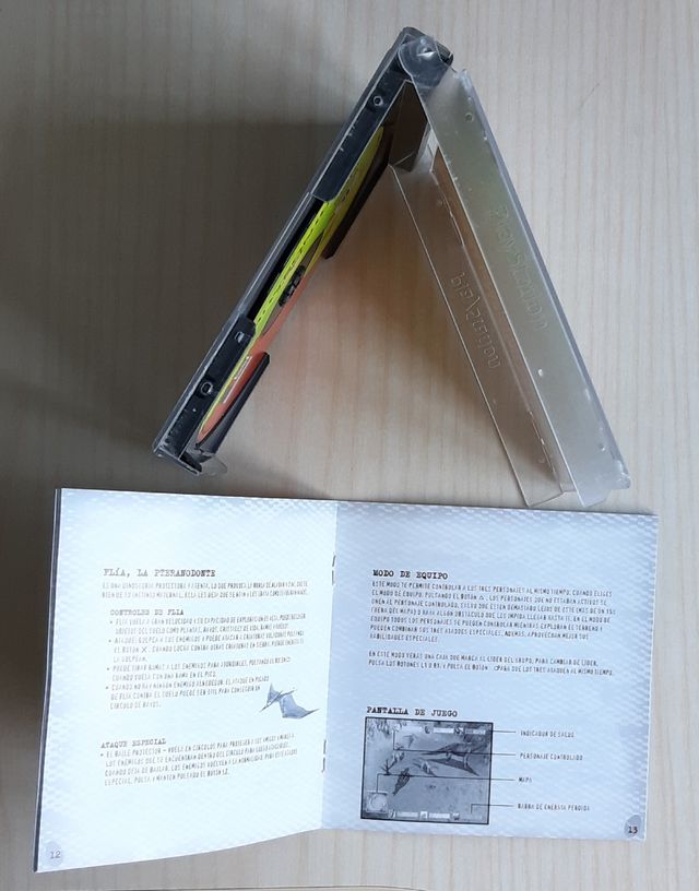 Lote DINOSAURIO DISNEY: juego, muñecos, tazos, etc