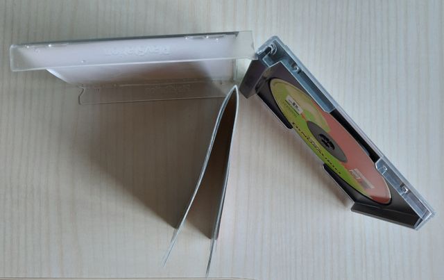 Lote DINOSAURIO DISNEY: juego, muñecos, tazos, etc