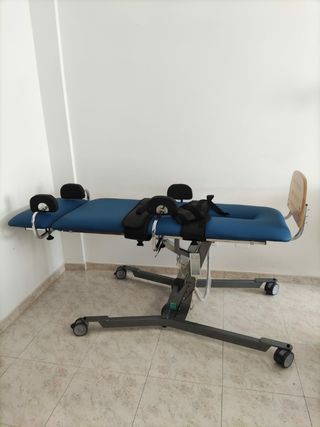 plano articulado con accesorios.