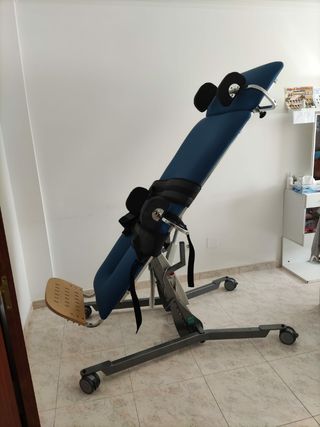 plano articulado con accesorios.