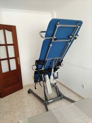 plano articulado con accesorios.